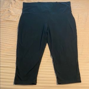 XL Mossimo Supply Company Black Yoga Capri